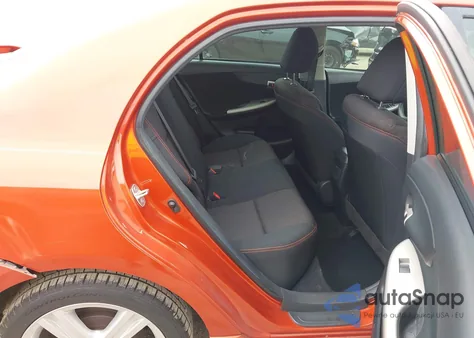 2013 Toyota Corolla S Special Edition z USA, uszkodzony, nr VIN 2T1BU4EE0DC072241